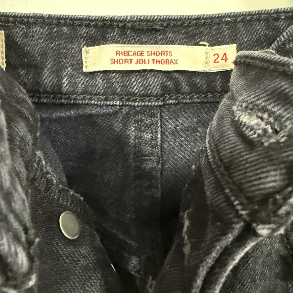 💙Levi's Ribcage Shorts - Picture 5 of 6